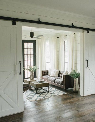 If you love sliding barn doors, you'll love this roundup of 10 Awesome Sliding Barn Door Ideas. What a perfect way to add Fixer Upper Style to your home just like Joanna Gaines| www.theharperhouse.com