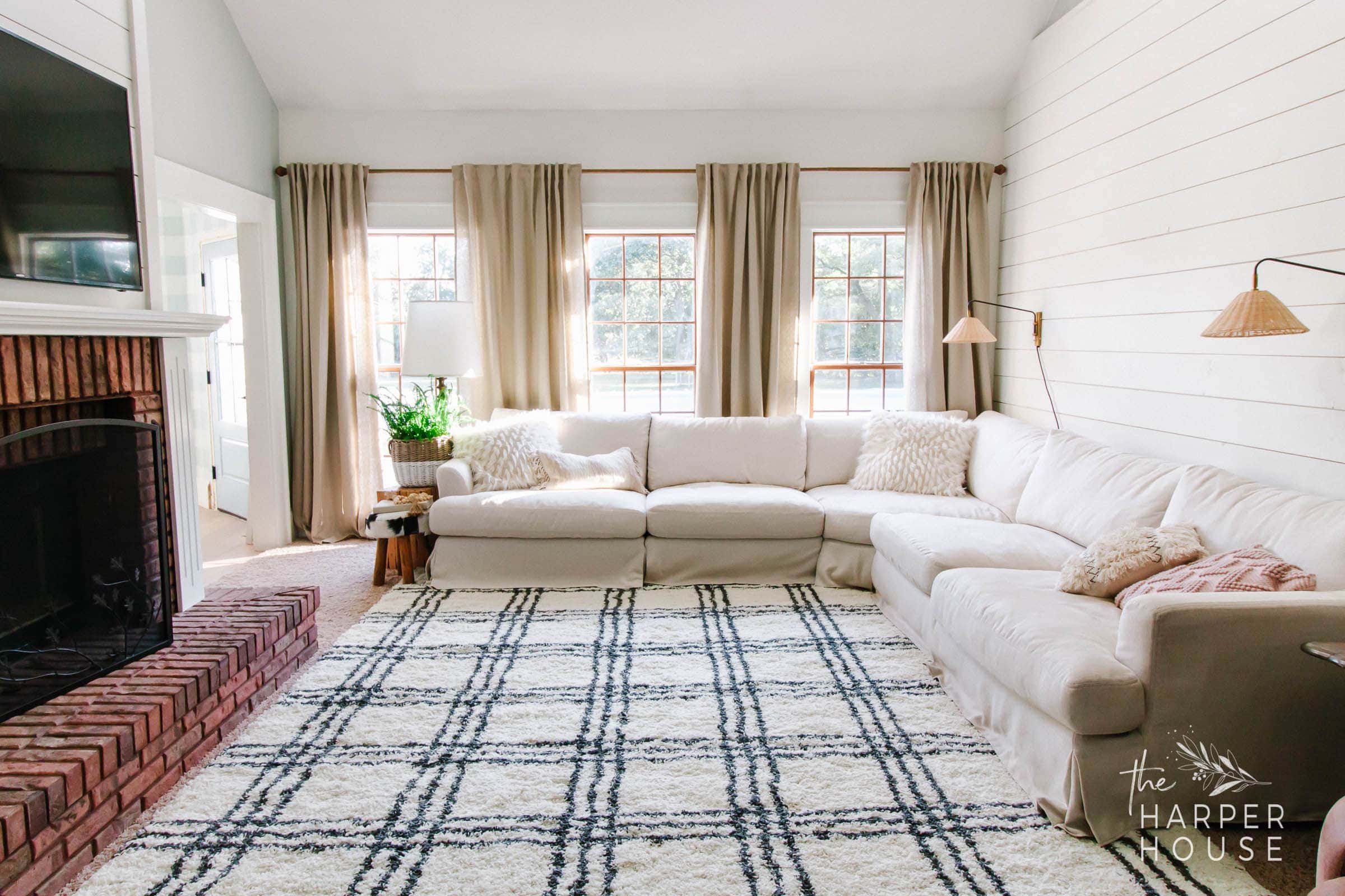 Black & White Rug and Affordable Fall Favorites